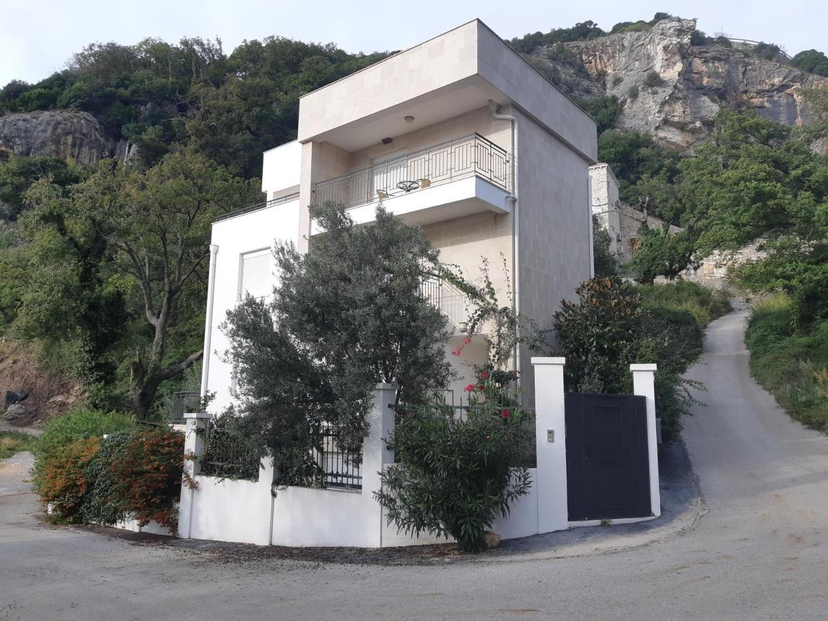 Apartments Villa Simonovic Petrovac Bagian luar foto