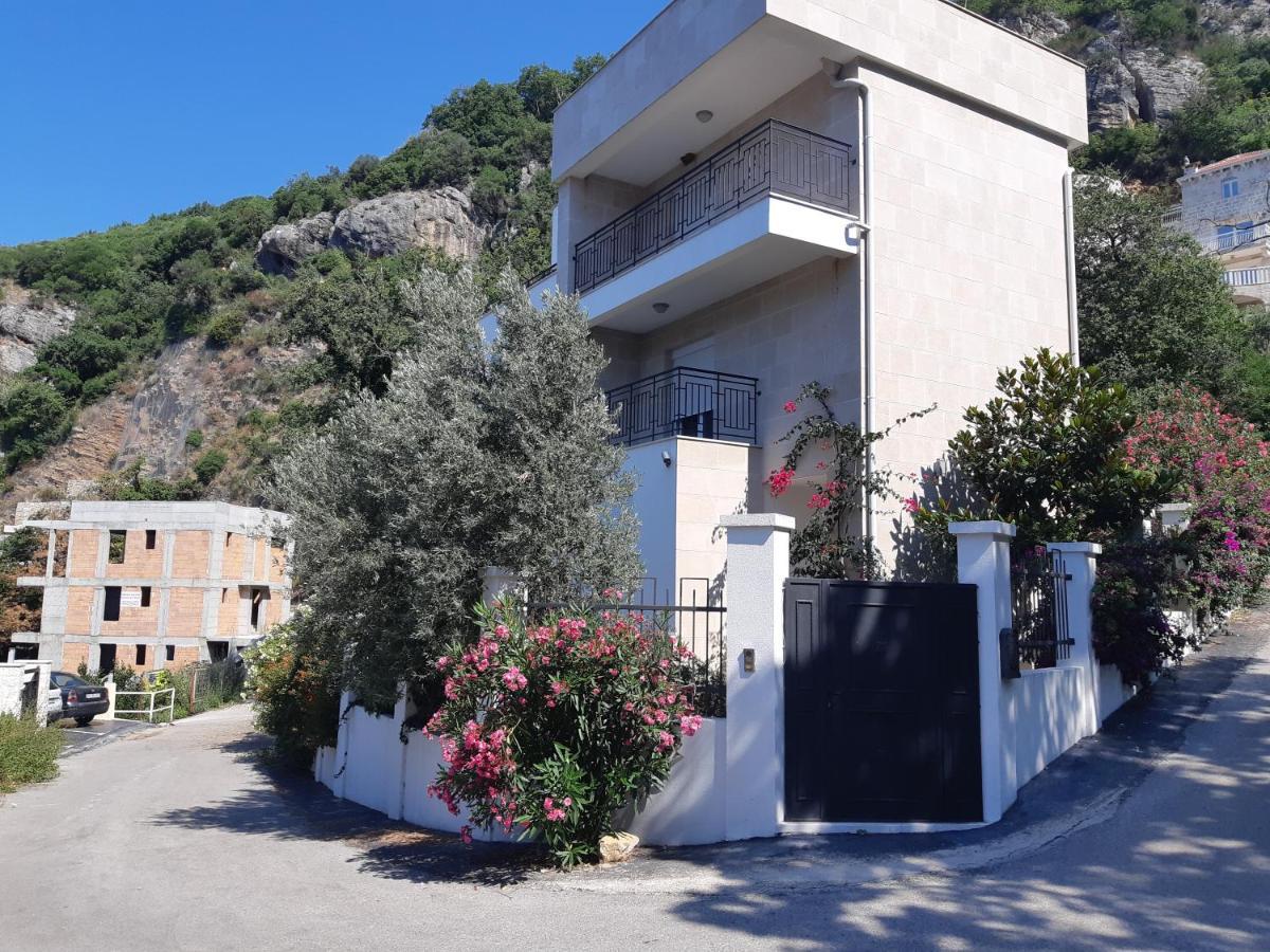 Apartments Villa Simonovic Petrovac Bagian luar foto