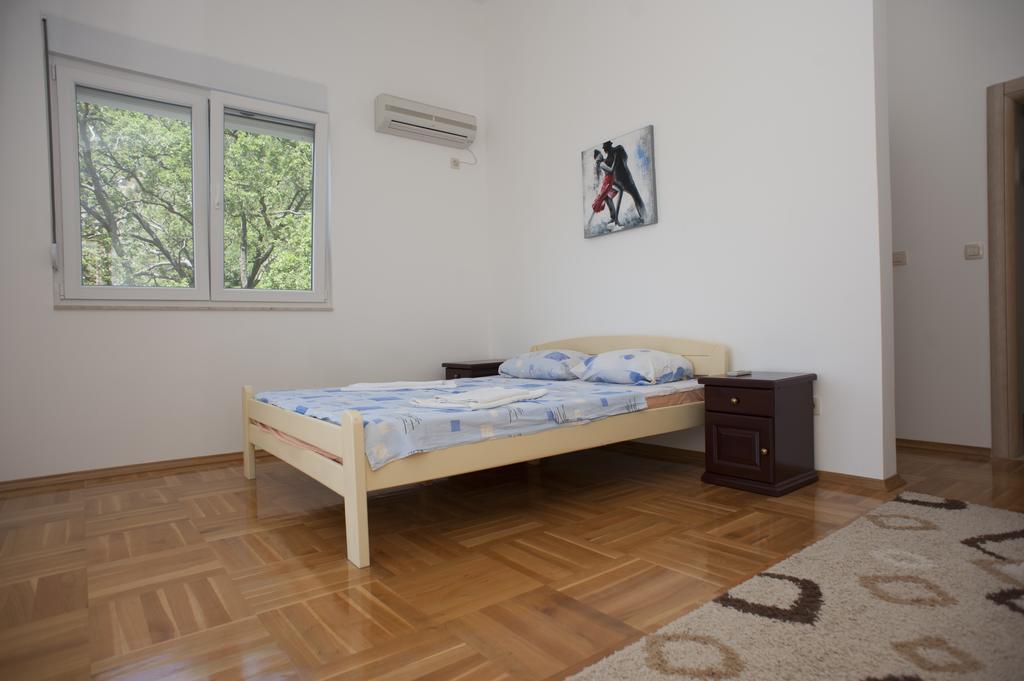 Apartments Villa Simonovic Petrovac Bagian luar foto