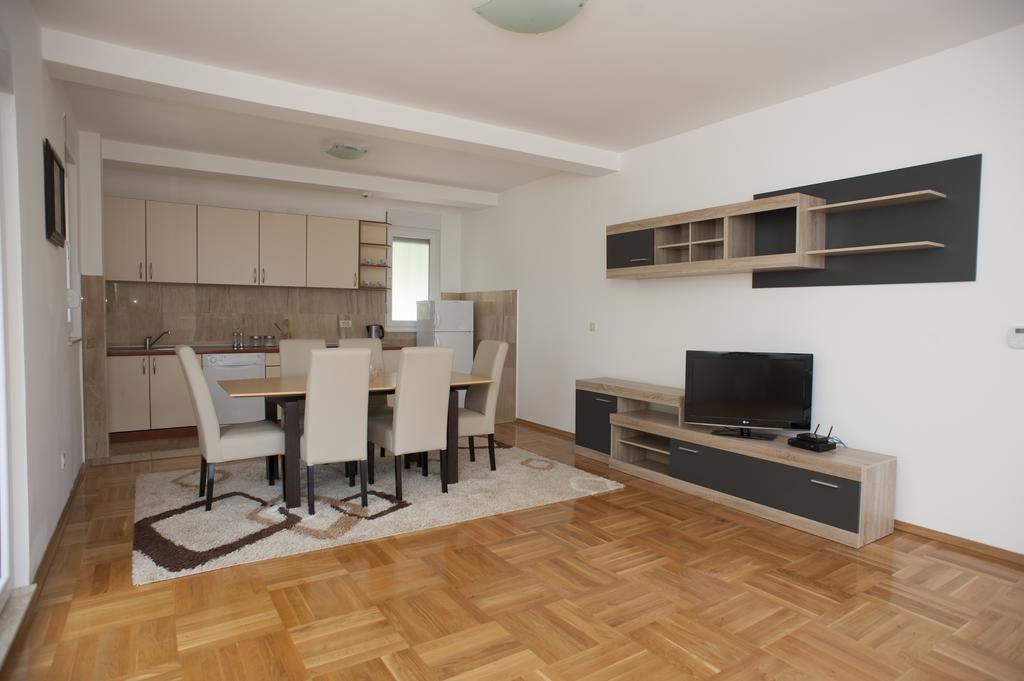 Apartments Villa Simonovic Petrovac Bagian luar foto