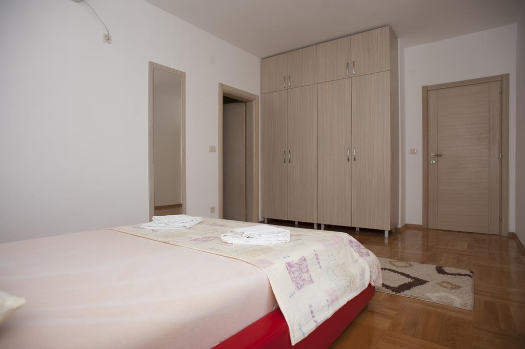 Apartments Villa Simonovic Petrovac Bagian luar foto