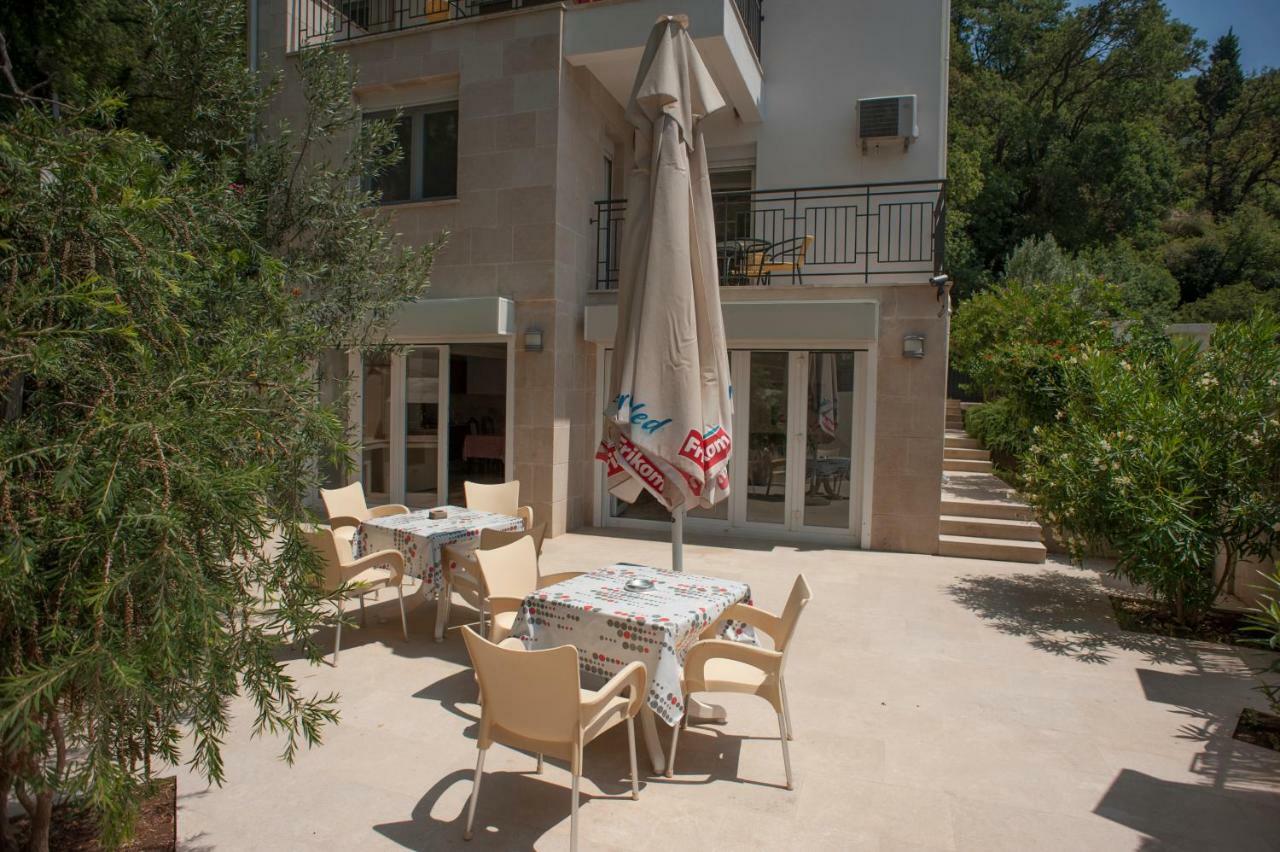 Apartments Villa Simonovic Petrovac Bagian luar foto