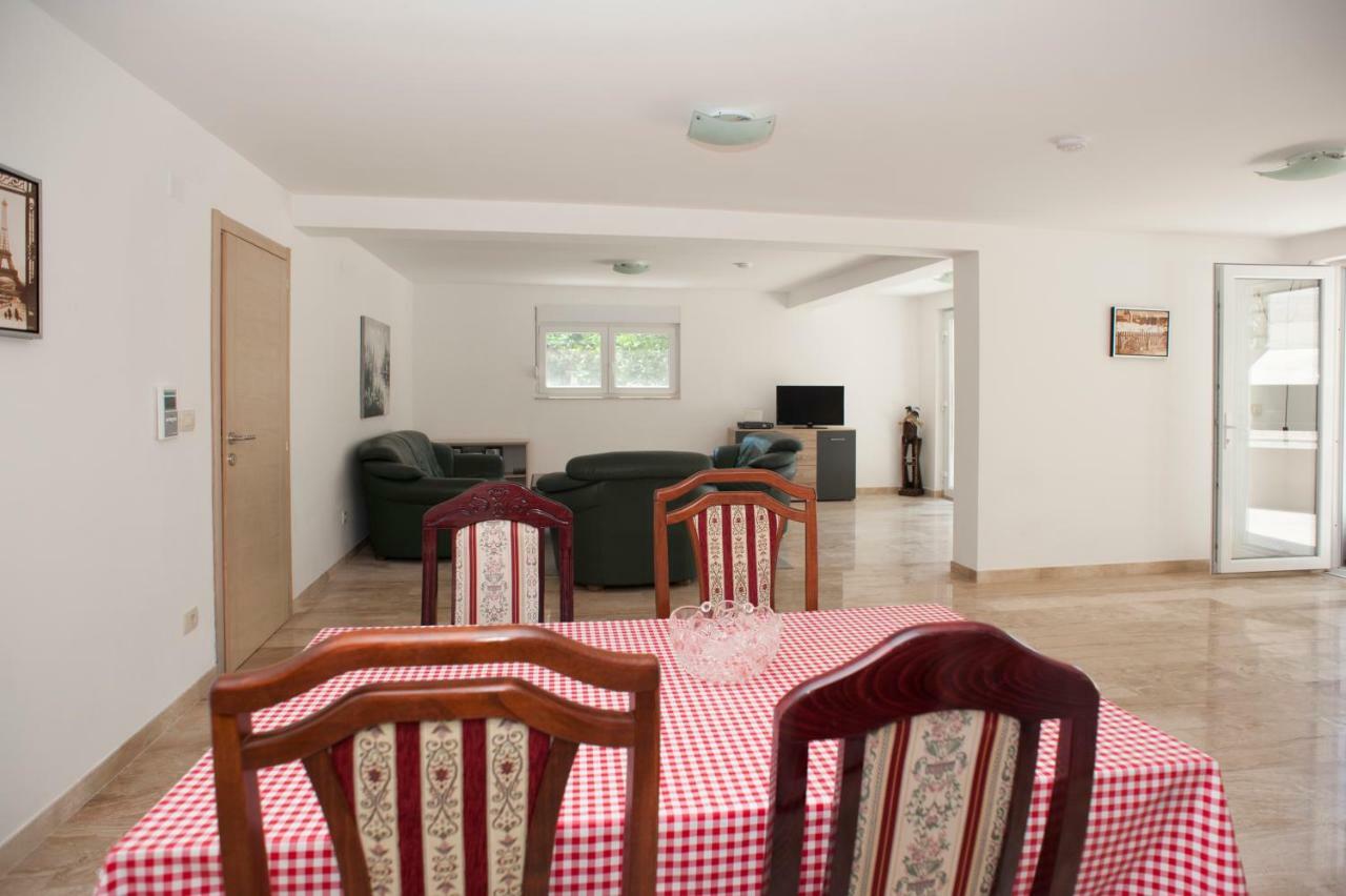 Apartments Villa Simonovic Petrovac Bagian luar foto
